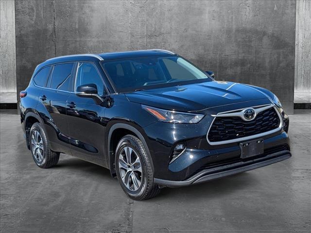 used 2023 Toyota Highlander car, priced at $37,998