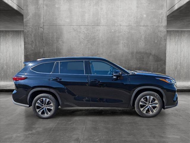 used 2020 Toyota Highlander car, priced at $29,994