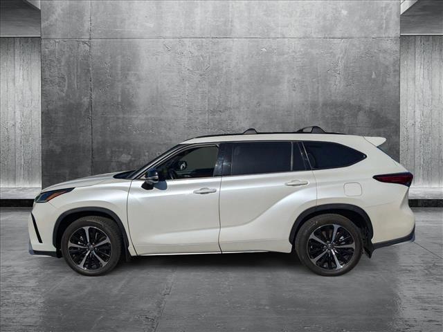 used 2021 Toyota Highlander car, priced at $37,998