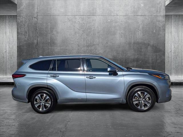 used 2020 Toyota Highlander car, priced at $23,998