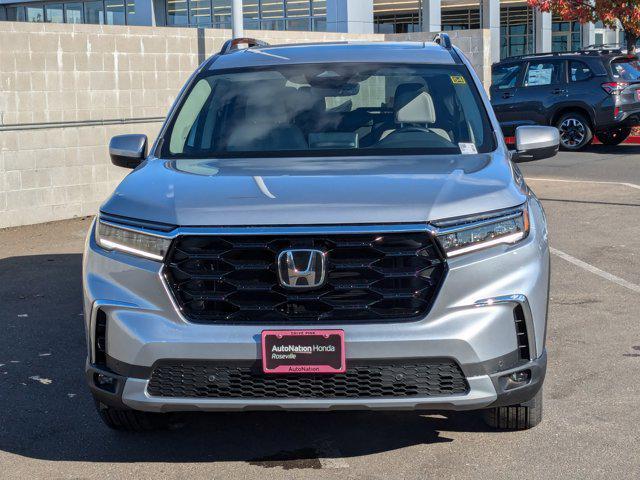 new 2025 Honda Pilot car, priced at $49,885