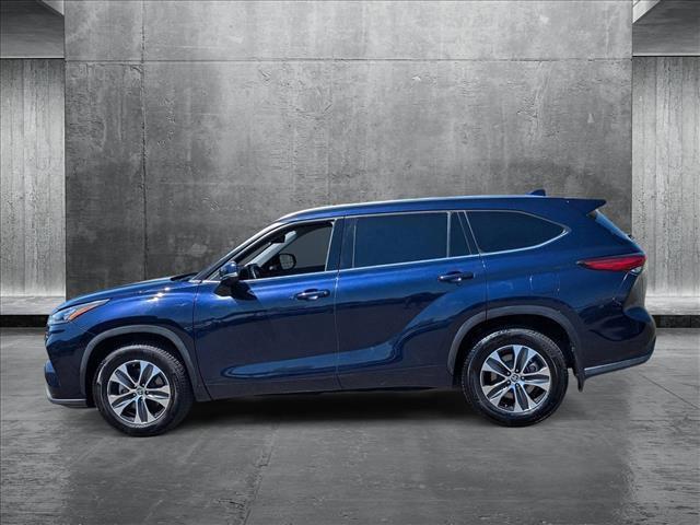 used 2020 Toyota Highlander car, priced at $30,490