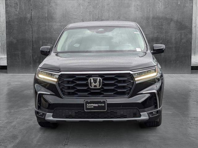 new 2025 Honda Pilot car, priced at $49,800