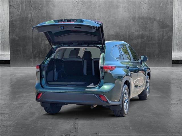 used 2023 Toyota Highlander car, priced at $33,757