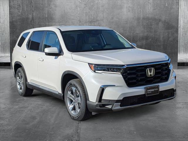 new 2025 Honda Pilot car, priced at $45,350