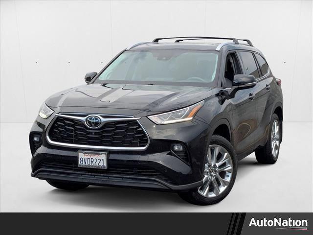 used 2021 Toyota Highlander car, priced at $34,550