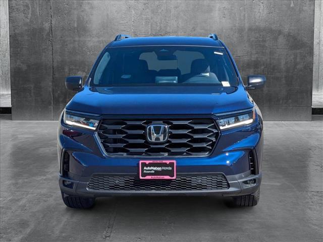 new 2025 Honda Pilot car, priced at $42,400