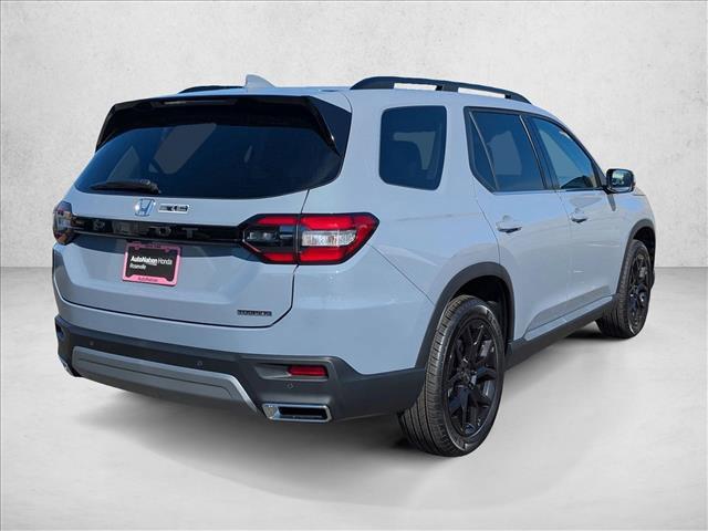 new 2025 Honda Pilot car, priced at $51,350