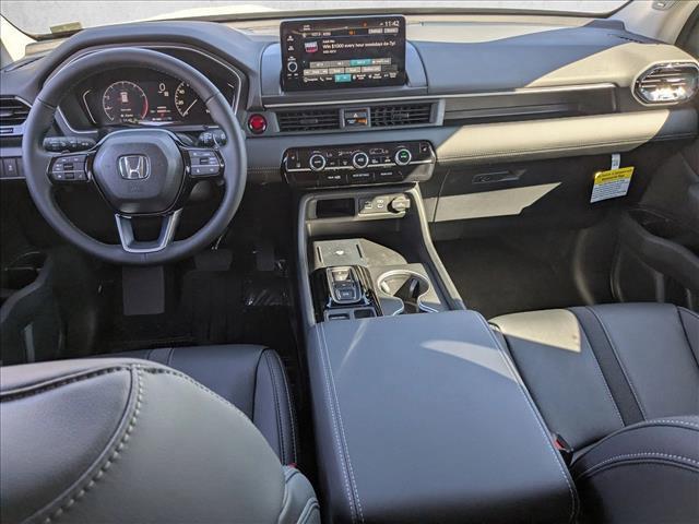 new 2025 Honda Pilot car, priced at $51,350