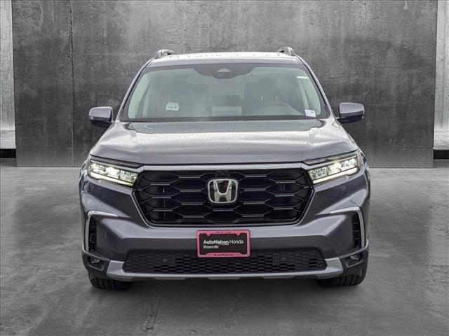 new 2025 Honda Pilot car, priced at $54,530