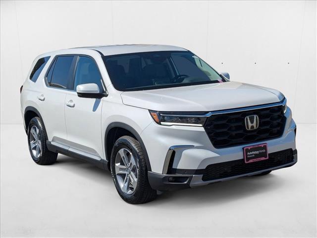 new 2025 Honda Pilot car, priced at $45,450