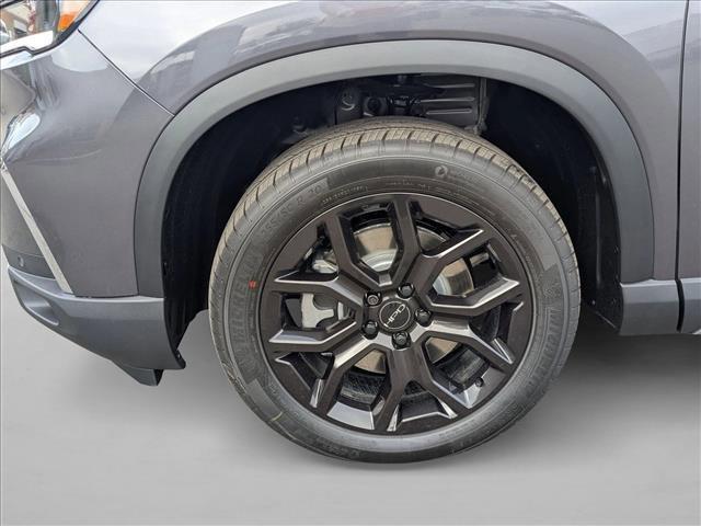 new 2025 Honda Pilot car, priced at $51,925
