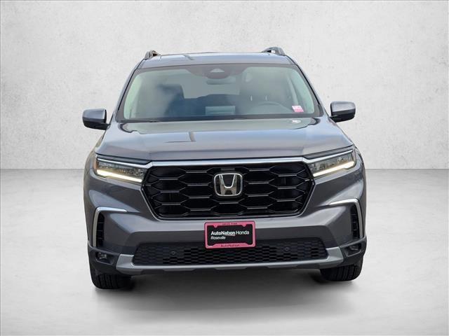 new 2025 Honda Pilot car, priced at $51,925