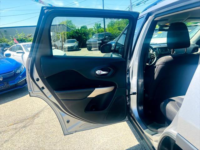 used 2018 Jeep Cherokee car, priced at $9,995