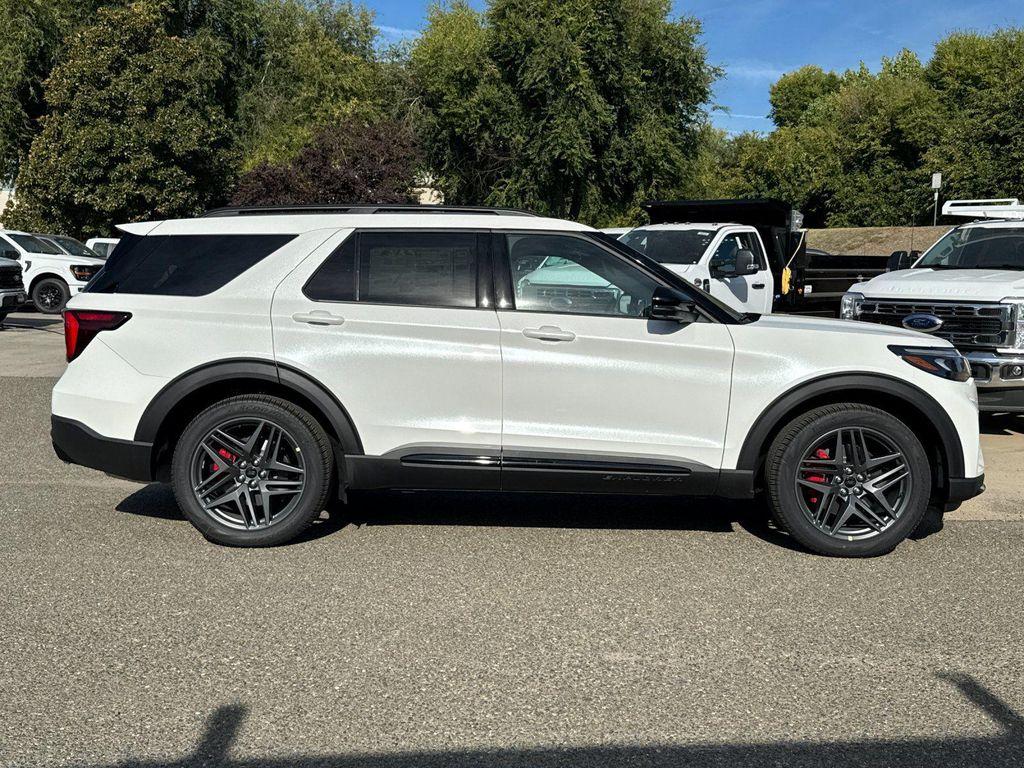 new 2025 Ford Explorer car, priced at $60,655