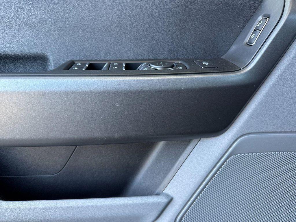 new 2025 Ford F-250 car, priced at $67,644