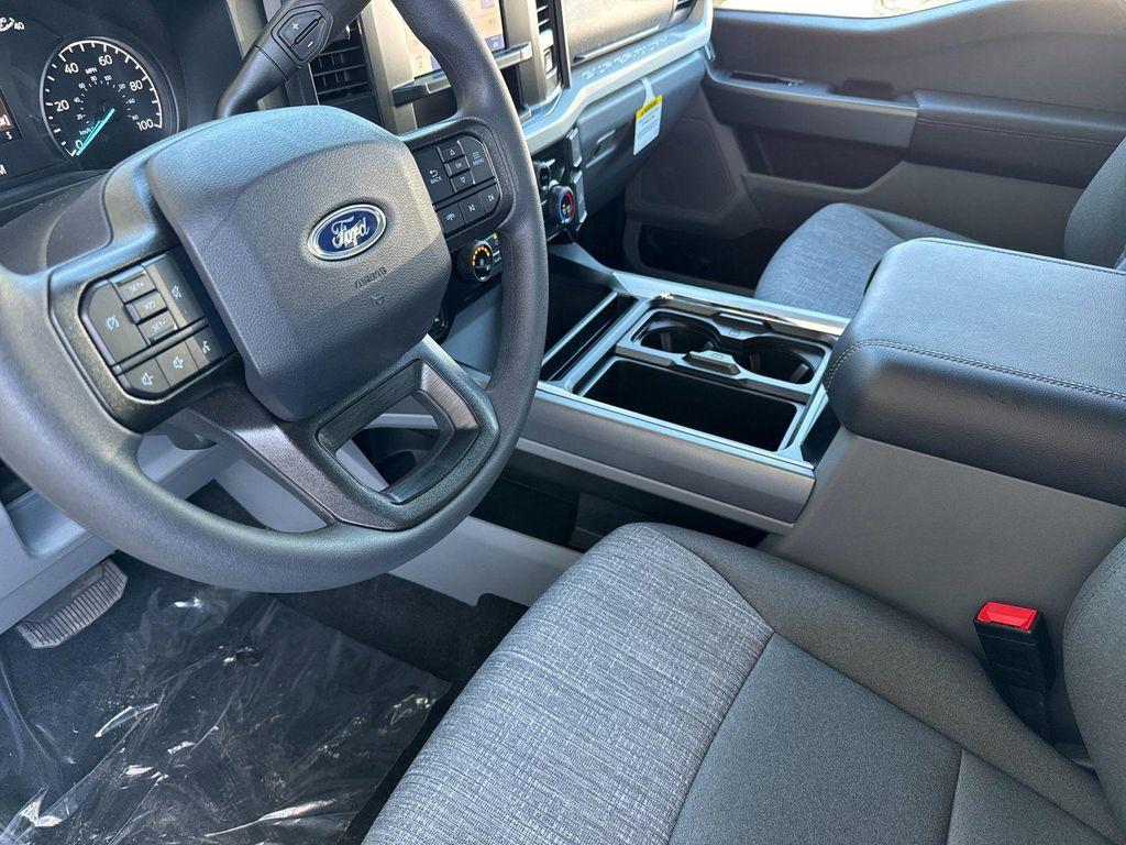 new 2025 Ford F-250 car, priced at $67,644