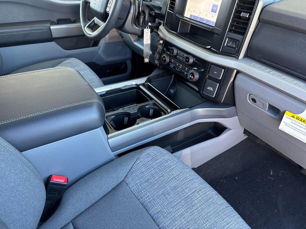 new 2025 Ford F-250 car, priced at $67,644
