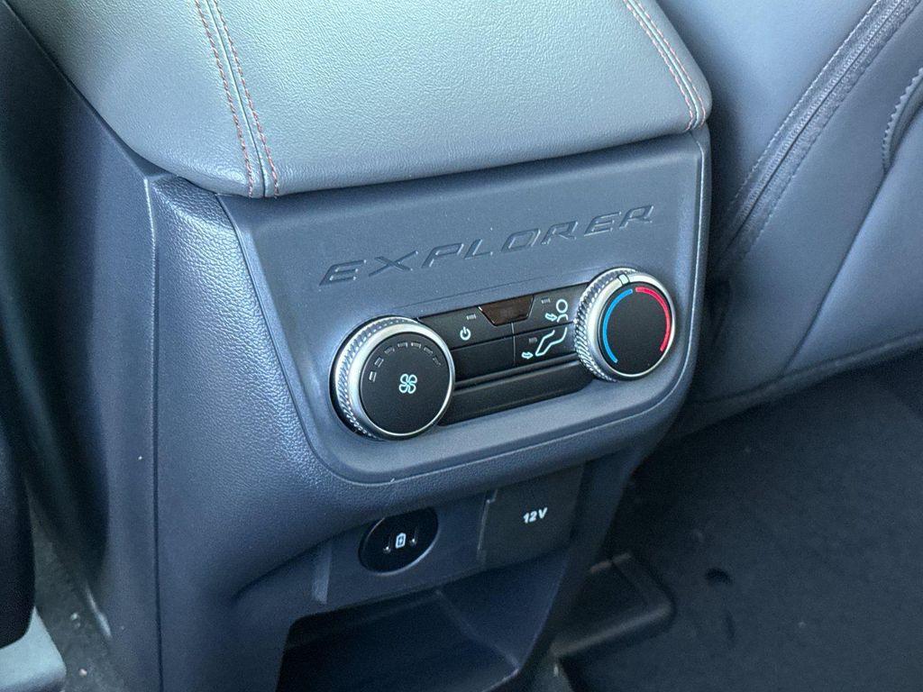 new 2025 Ford Explorer car, priced at $50,165