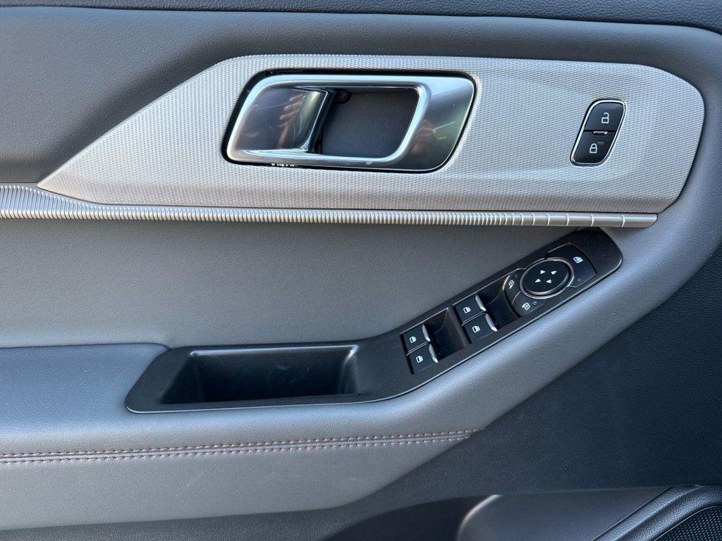 new 2025 Ford Explorer car, priced at $50,165
