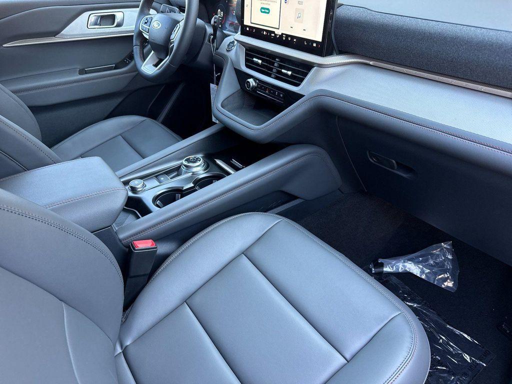 new 2025 Ford Explorer car, priced at $50,165