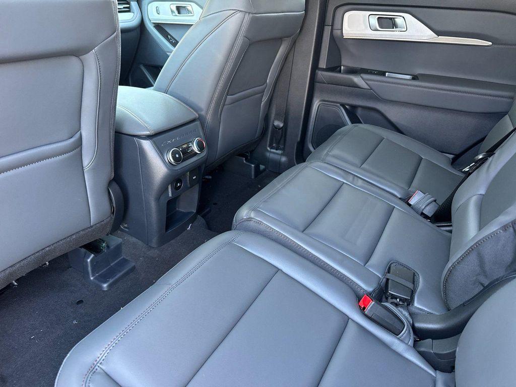 new 2025 Ford Explorer car, priced at $50,165