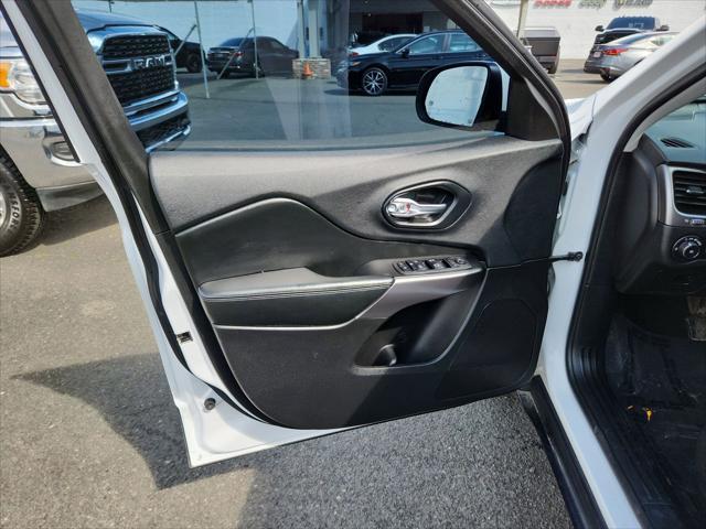 used 2019 Jeep Cherokee car, priced at $11,996
