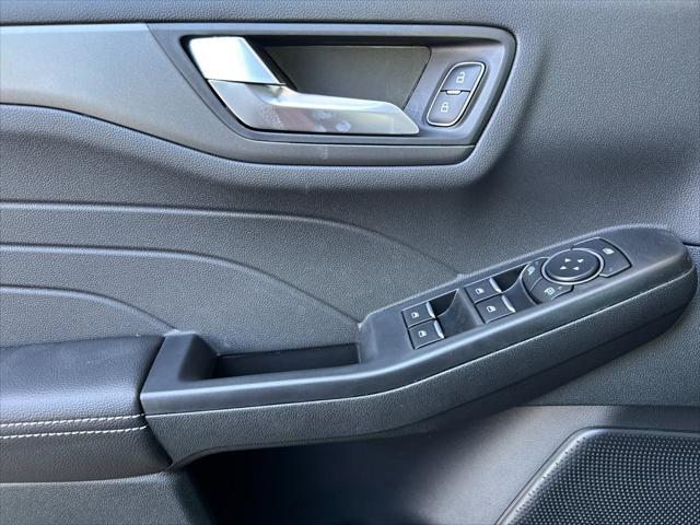 new 2025 Ford Escape PHEV car, priced at $35,895