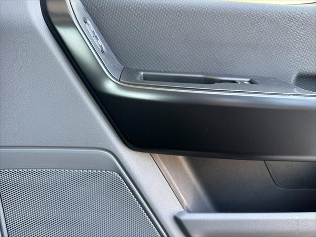 new 2025 Ford F-150 car, priced at $42,100