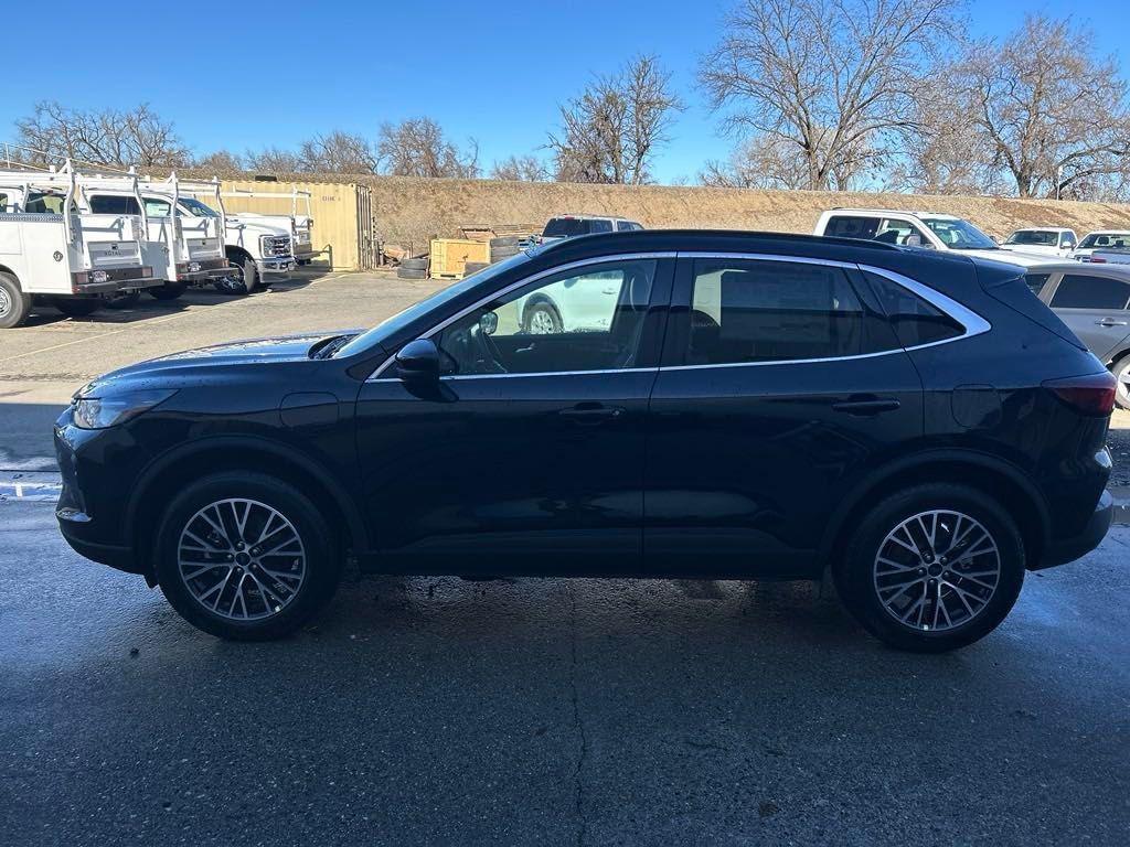 new 2025 Ford Escape PHEV car, priced at $31,395