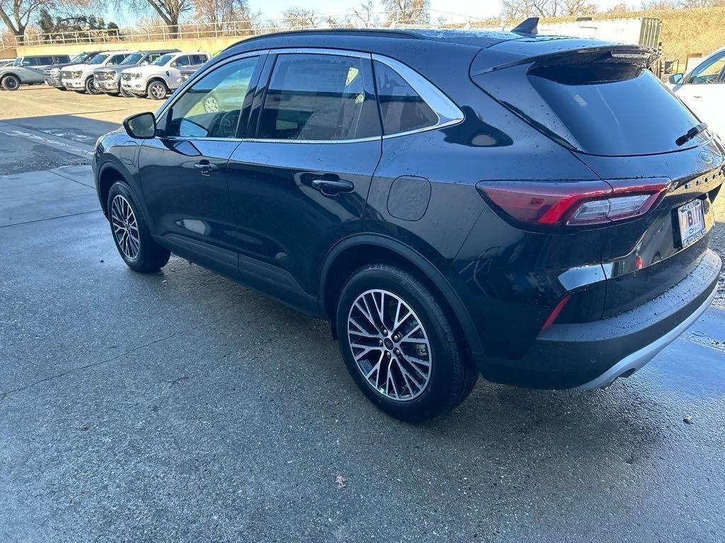 new 2025 Ford Escape PHEV car, priced at $31,395