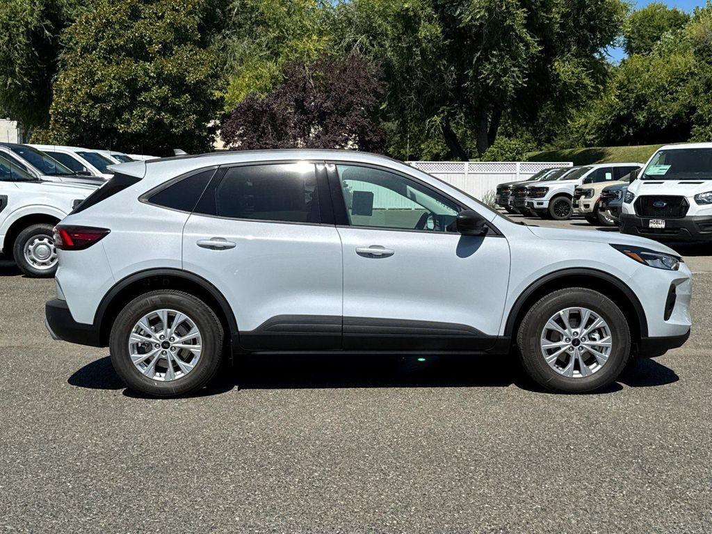 new 2025 Ford Escape car, priced at $31,990