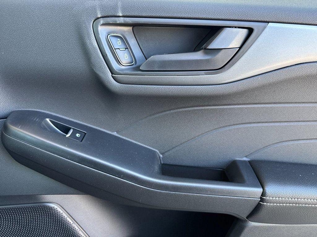 new 2025 Ford Escape car, priced at $31,990