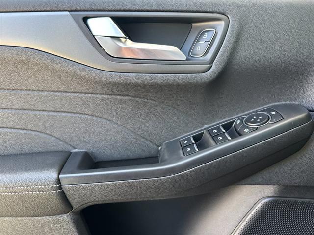 new 2025 Ford Escape PHEV car, priced at $33,838