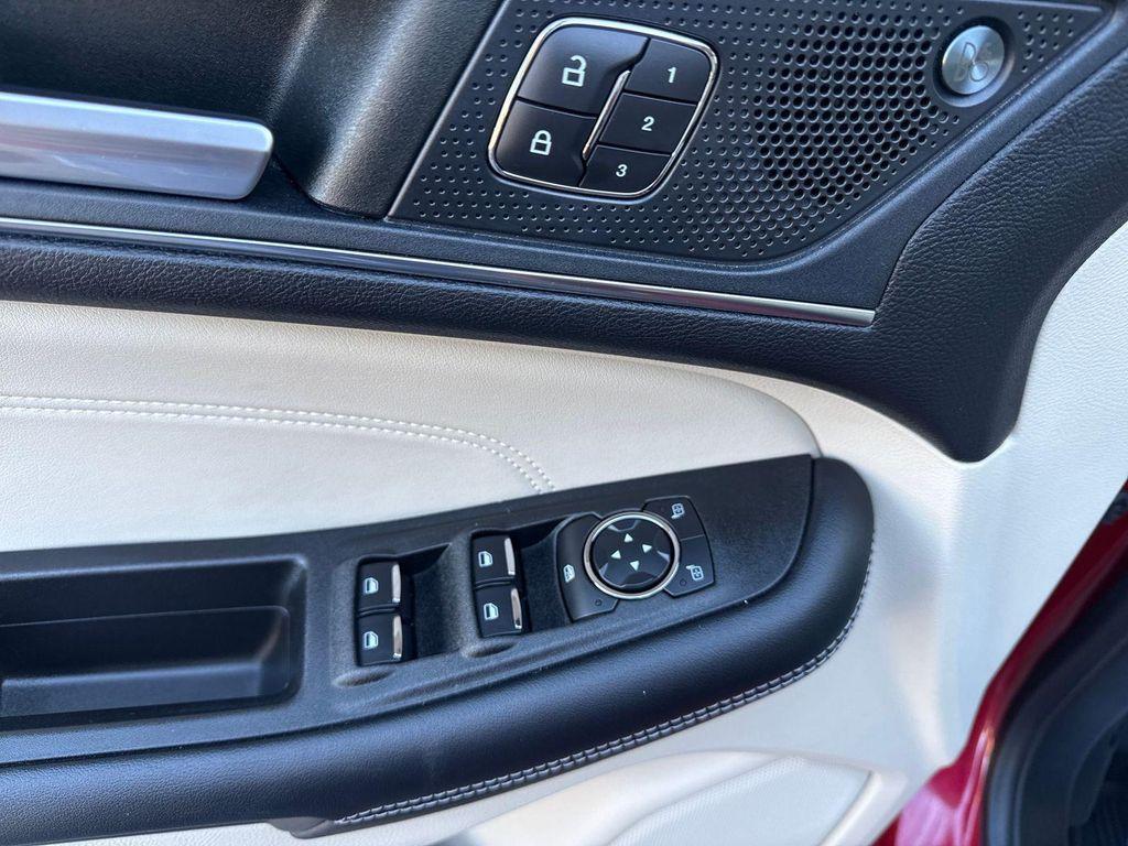 used 2022 Ford Edge car, priced at $30,000