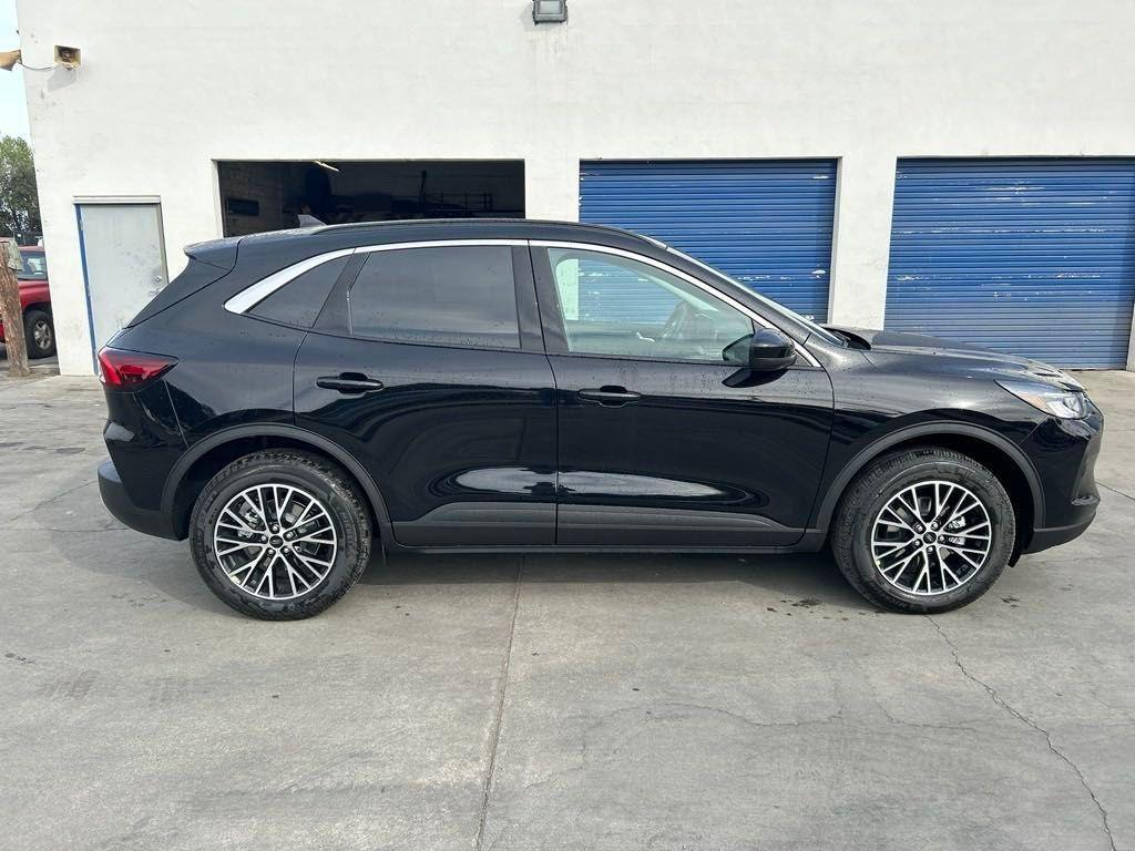 new 2024 Ford Escape PHEV car, priced at $29,995