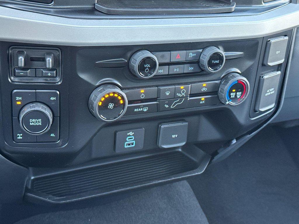 new 2025 Ford F-250 car, priced at $52,920