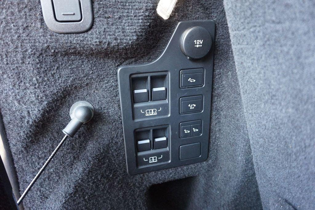 used 2018 Land Rover Discovery car, priced at $19,998