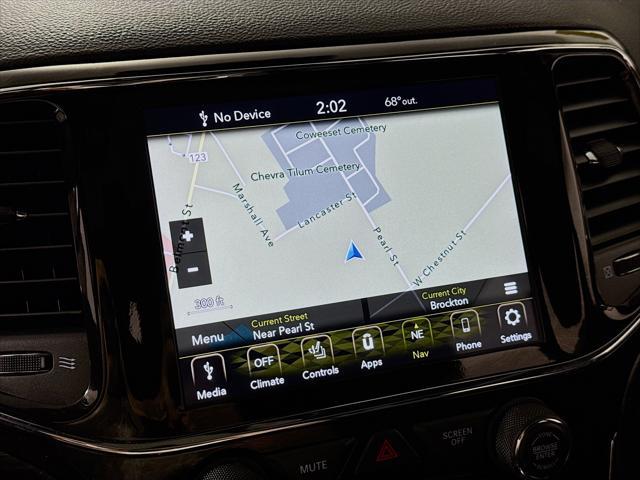 used 2022 Jeep Grand Cherokee car, priced at $27,990