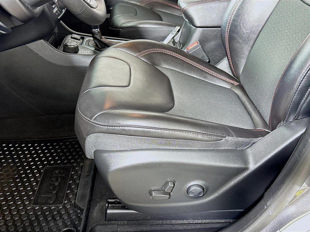 used 2022 Jeep Cherokee car, priced at $25,990