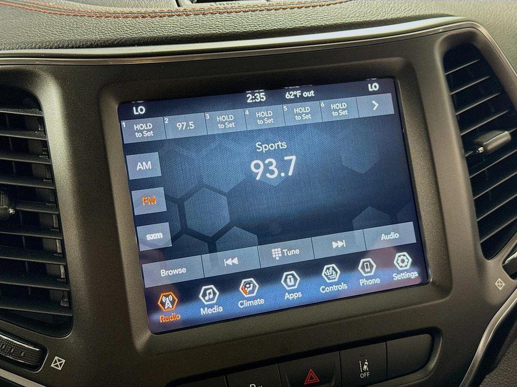 used 2022 Jeep Cherokee car, priced at $25,990