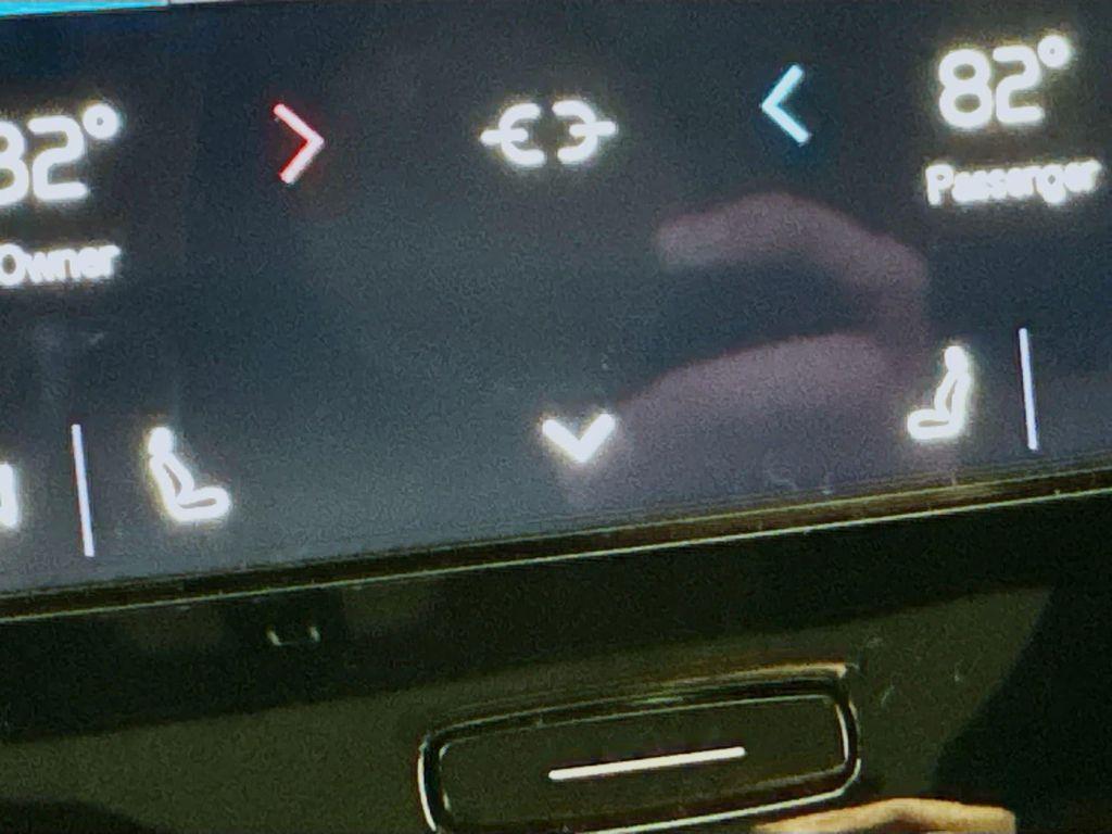 used 2025 Volvo XC40 car, priced at $27,690