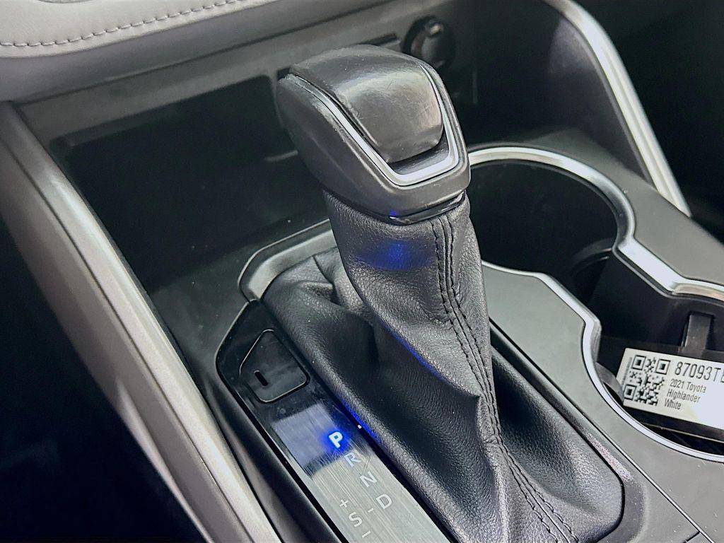 used 2021 Toyota Highlander Hybrid car, priced at $29,990