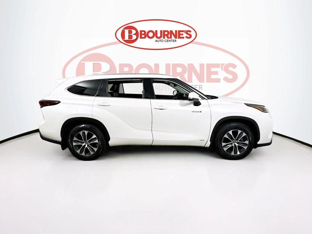used 2021 Toyota Highlander Hybrid car, priced at $29,990