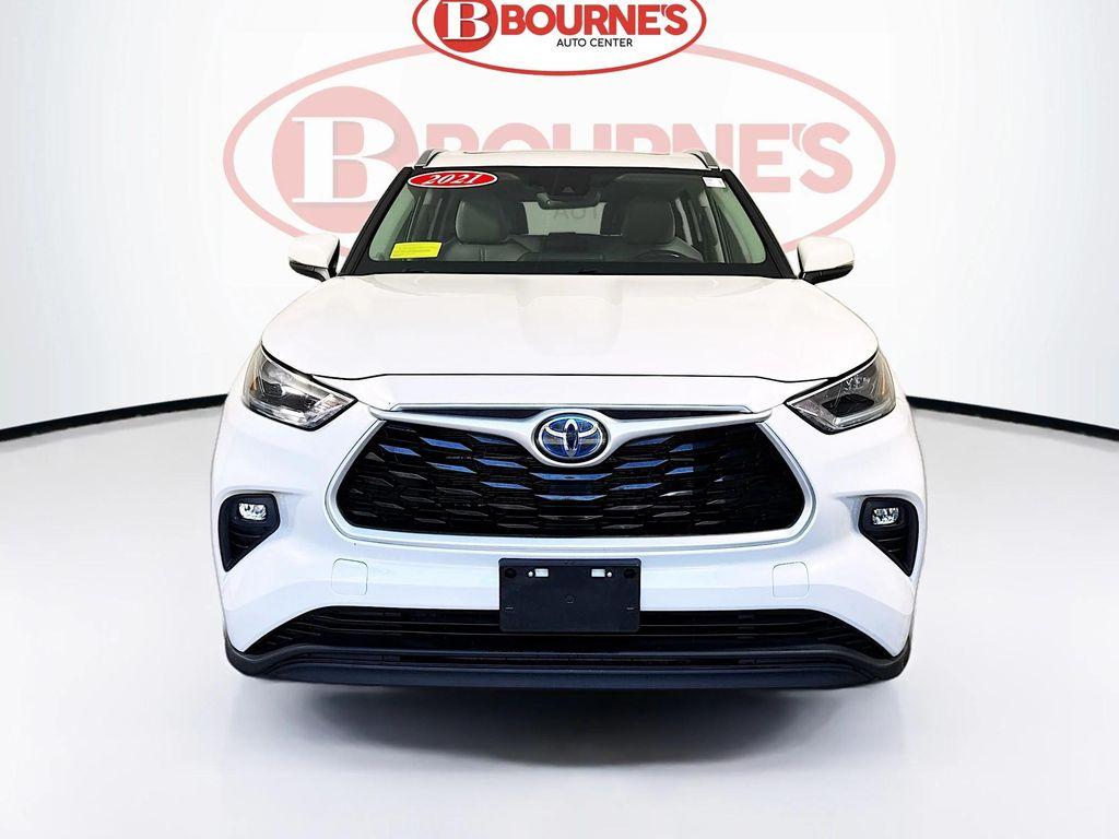 used 2021 Toyota Highlander Hybrid car, priced at $29,990
