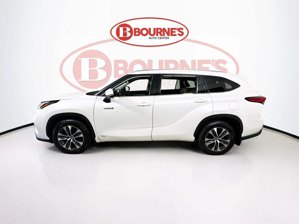 used 2021 Toyota Highlander Hybrid car, priced at $29,990