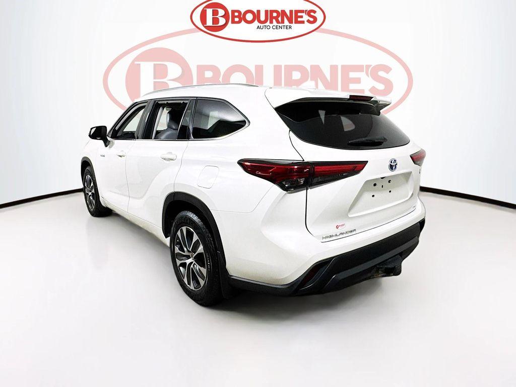 used 2021 Toyota Highlander Hybrid car, priced at $29,990
