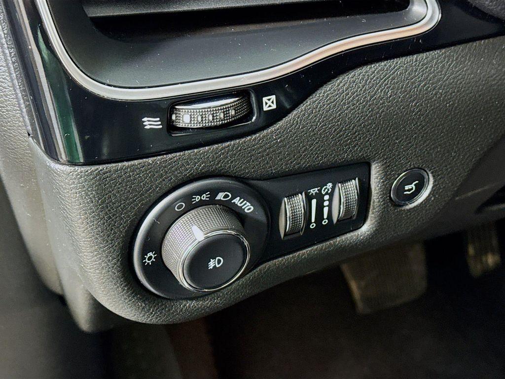 used 2023 Jeep Cherokee car, priced at $21,990