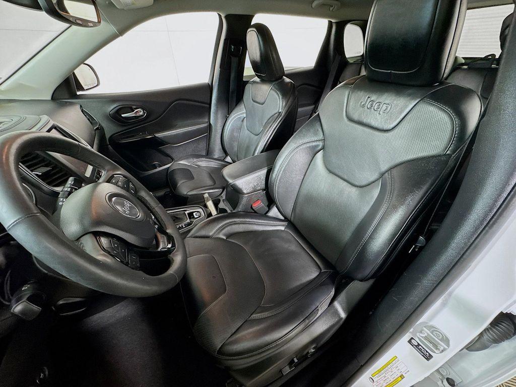 used 2023 Jeep Cherokee car, priced at $21,990