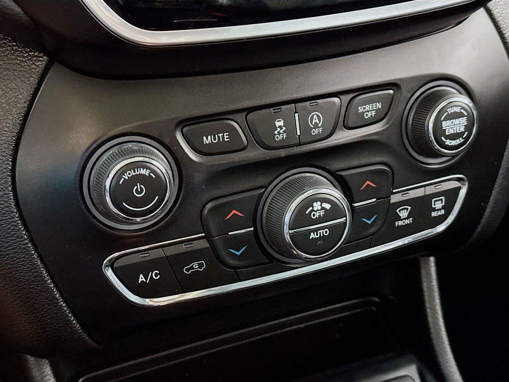 used 2021 Jeep Cherokee car, priced at $20,990
